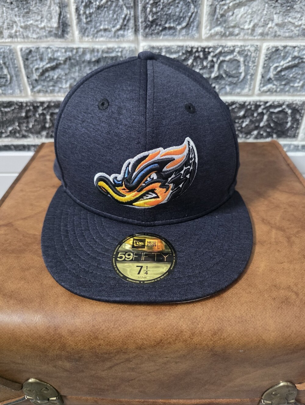 New Era Men's Duck 59FIFTY Fitted Hat Size 7 1/4